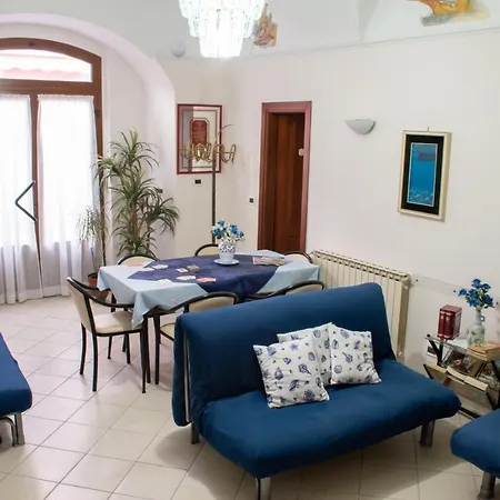 Italia Apart-hotel 3*