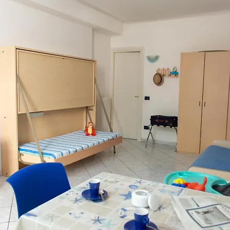 Italia 아파트호텔 3*