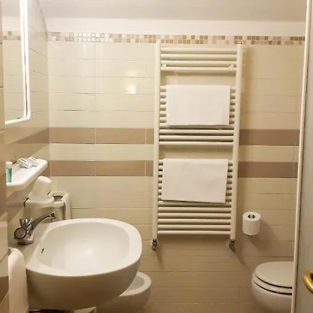 Italia Hotel apartamentowy 3*