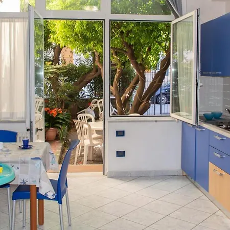 Italia アパートホテル